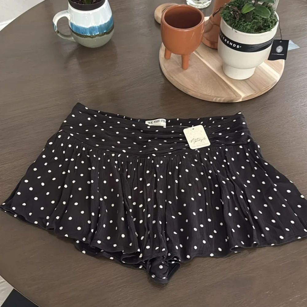 NWT Free People Gobi Skort Mini Black White Polka Dots Mid Rise Viscose Cinched - Picture 7 of 10